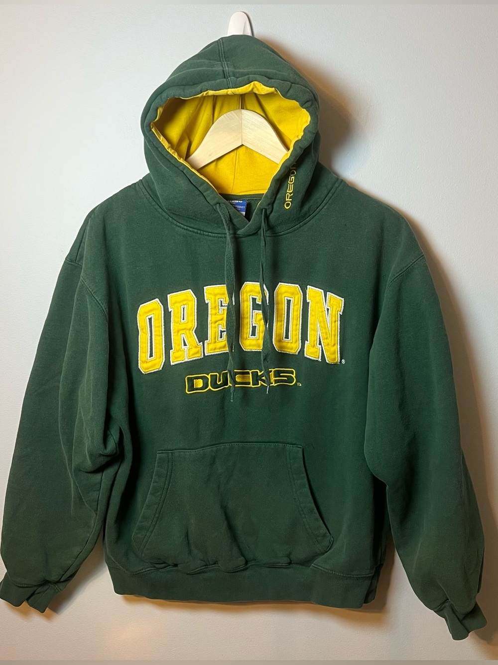 Oregan Ducks Hoodie Men’s L Green/Yellow Pullover Embroidered Sweatshirt